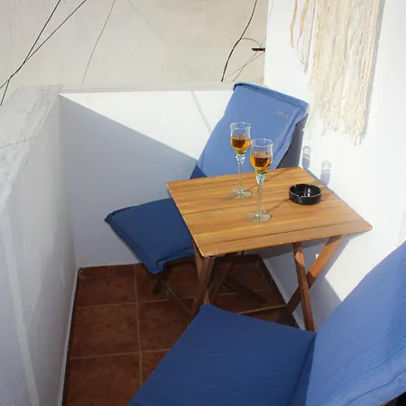 Castel Near Old Town & Castle, Easy Parking 아파트 Gjirokastër