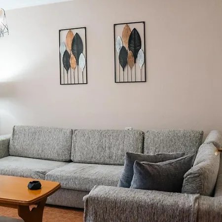 Castel Near Old Town&castle, Easy Parking Appartement