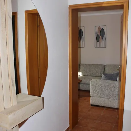 Castel Near Old Town&castle, Easy Parking Appartement Gjirokastër