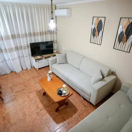 Castel &cozy & Easy Parking * Gjirokaster