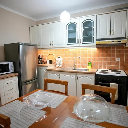 Apartment Castel &cozy & Easy Parking *