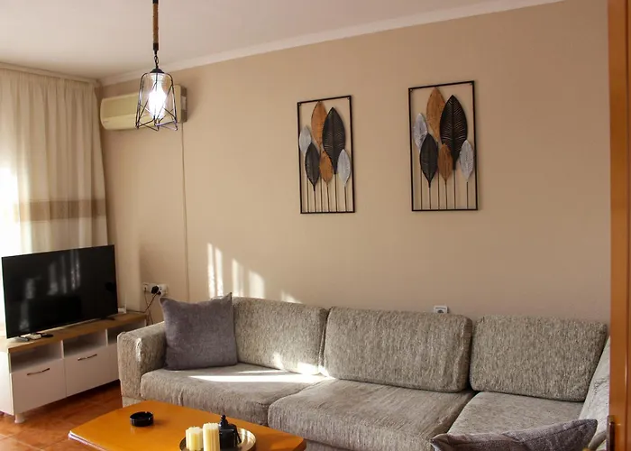 公寓 Castel Apartment Easy Parking Nearby