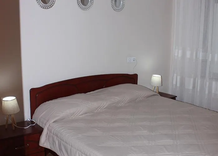 Castel Apartment Easy Parking Nearby *