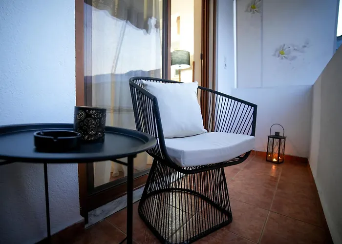 Castel Easy Parking Nearby